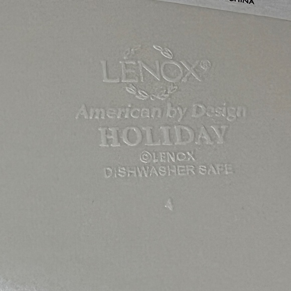 Lenox Holiday Melamine Accent Plates, Set of 4, 8 Inch, New - Picture 11 of 13